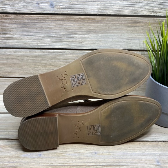Crown Vintage “Carla 2” Taupe Beige Loafer Flats - Size: 7M - Picture 7 of 9